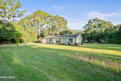 5617 Frederick Dr, Beaufort, SC 29906 - photo 4