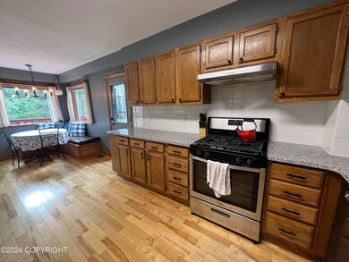 10251 Crest View Ln, Eagle River, AK 99577 - photo 7