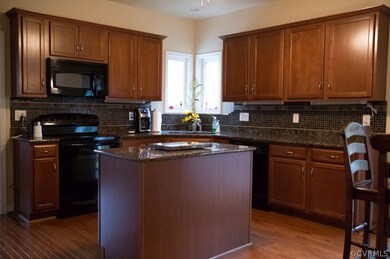 Large Eat-in Kitchen with Center Island, Granite C