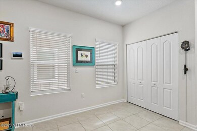 432 Aralia Ln, Jacksonville, FL 32216 - photo 4