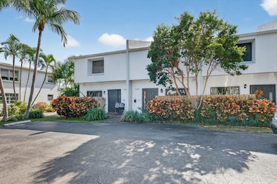 2140 NE 44th St, Lighthouse Point, FL 33064 - photo 2