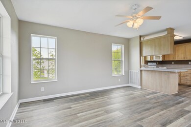 162 Waveland Avenue Waveland-large-007-0