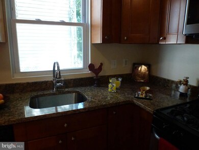 3025 Oakley Ave, Baltimore, MD 21215 - photo 5