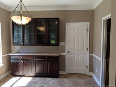 618 Butternut Ln unit 9, Matthews, NC 28104 - photo 5