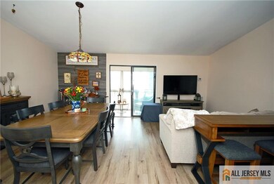 277 Crosse Dr unit 3J, Monroe, NJ 08831 - photo 6