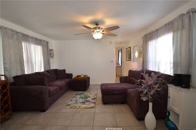 924 Laurel Cir, Sebastian, FL 32976 - photo 2