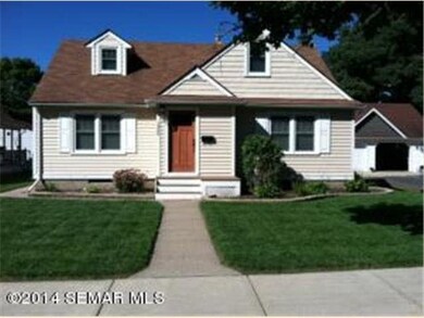 1306 4th St SW, Austin, MN 55912 - photo 2