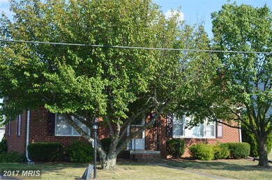 315 Royal Ave, Strasburg, VA 22657 - photo 2