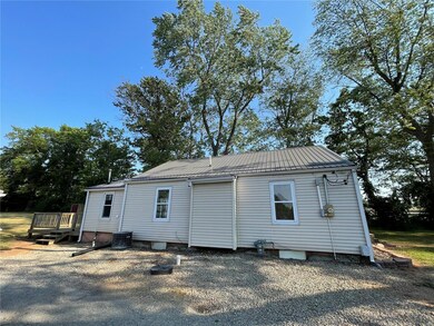 1124 S Henry St, Farmington, MO 63640 - photo 4