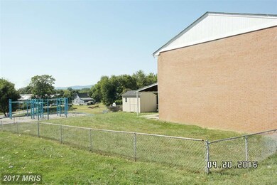 2 W Orndorff Dr, Brunswick, MD 21716 - photo 2