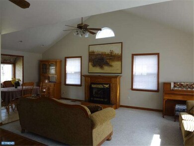 401 Fountain Ave, Burlington, NJ 08016 - photo 3