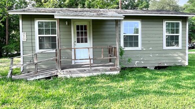 3517 4th St, Bay City, TX 77414 - photo 2