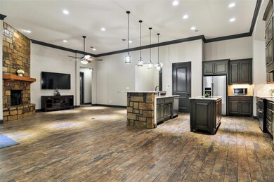 4620 Stoney Creek Ct, Granbury, TX 76049 - photo 7