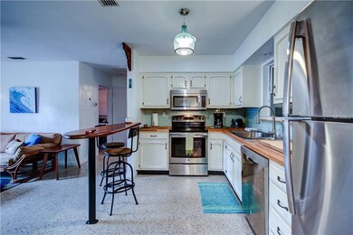 819 E 9th Ave, New Smyrna Beach, FL 32169 - photo 5