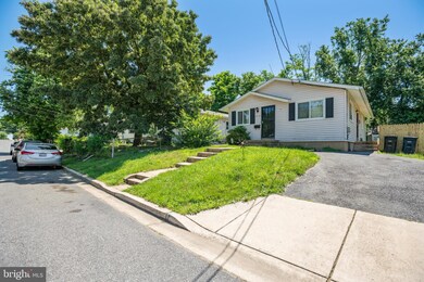 814 Clovis Ave, Capitol Heights, MD 20743 - photo 2