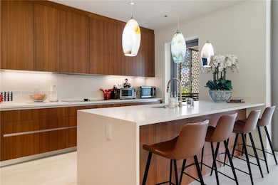 515 Valencia Ave unit 203, Coral Gables, FL 33134 - photo 5