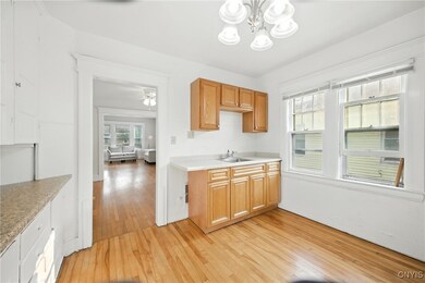 142 Redfield Place unit 140, Syracuse, NY 13210 - photo 3