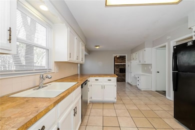 10940 Reeder St, Overland Park, KS 66210 - photo 7