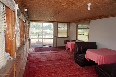 05) Sun Room on Dock