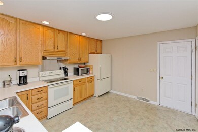 18 Brook St, Rensselaer, NY 12144 - photo 3