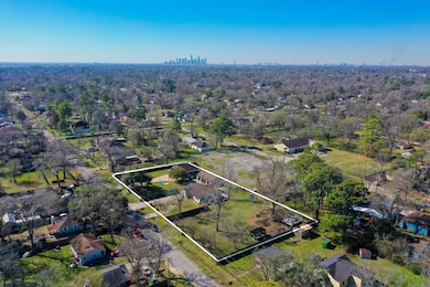 9311 Lanewood Dr, Houston, TX 77016 - photo 2