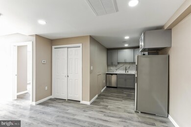 314 Madison St unit 200, Lansdale, PA 19446 - photo 2