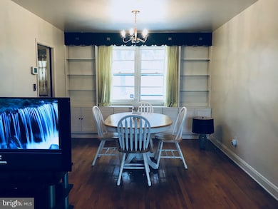 6710 Collinsdale Rd, Parkville, MD 21234 - photo 7