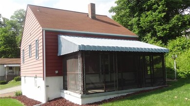 Screened in Back Porch