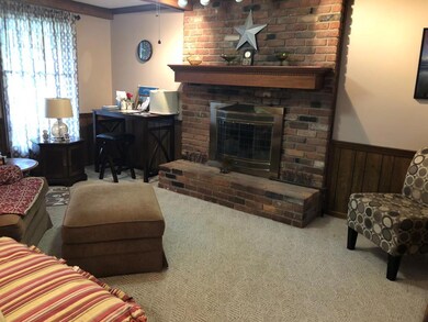 1104 Laura Ave, Bucyrus, OH 44820 - photo 3