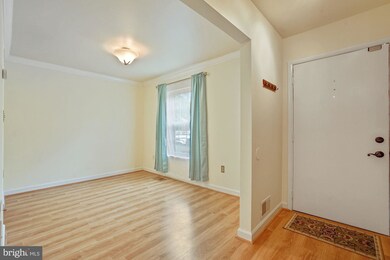 8930 Shamrock Ct, Springfield, VA 22152 - photo 2