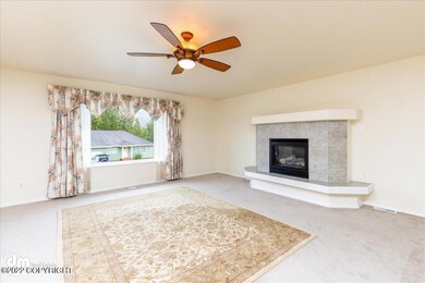04-Living Room 20220721-DW-9955-Edit