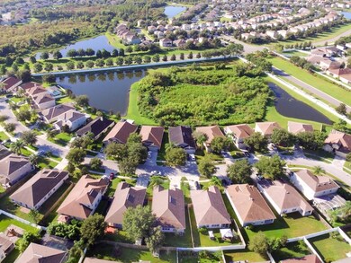 18915 Quarry Badger Rd, Land O Lakes, FL 34638 - photo 4