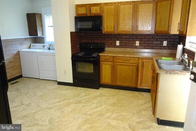 172 S 2nd St, Chambersburg, PA 17201 - photo 3