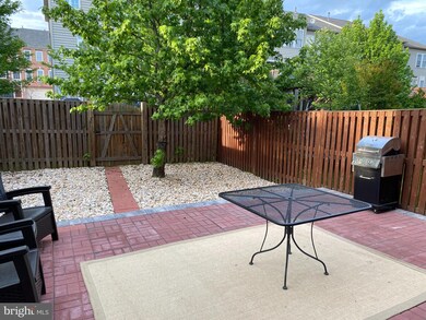 25246 Curiosity Square, Aldie, VA 20105 - photo 2