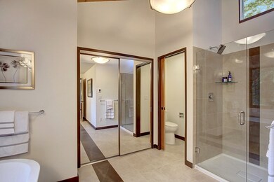 19316 Olympic View Dr, Edmonds, WA 98020 - photo 5