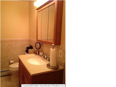 19 Garth Ct, Staten Island, NY 10306 - photo 5