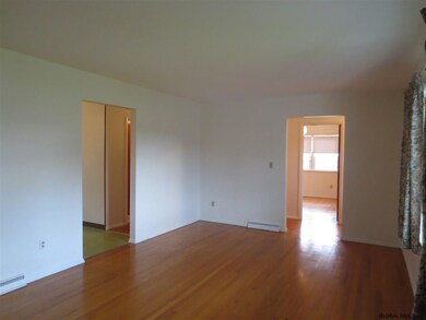 8 Hadden Ln, Troy, NY 12180 - photo 4