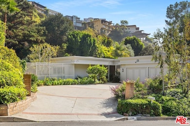 1700 Rising Glen Rd, Los Angeles, CA 90069 - photo 2