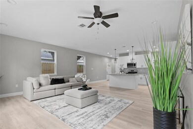 980 Randolph St, Houston, TX 77088 - photo 5