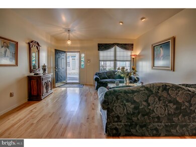 823 Persimmon Ln unit V130, Langhorne, PA 19047 - photo 6
