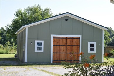 305 E Walnut St, Raymore, MO 64083 - photo 3