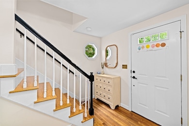 106 Weir St, Hingham, MA 02043 - photo 3