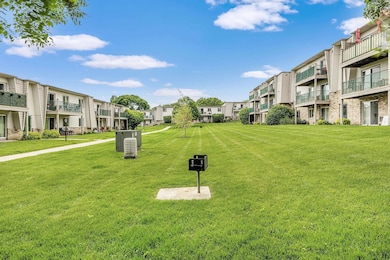 2420 Independence Ln unit 212, Madison, WI 53704 - photo 5