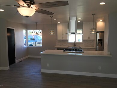 KitchenBreakfastBar