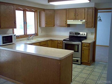 Kitchen Loads of counter space
