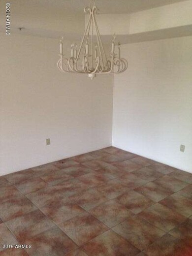 ABUNDANT USE OF CERAMIC TILE