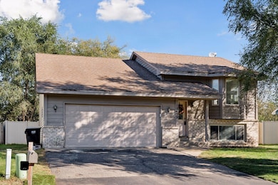 12459 Sycamore St NW, Coon Rapids, MN 55448 - photo 4