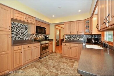 402 Kickapoo Ave, Batavia, IL 60510 - photo 3