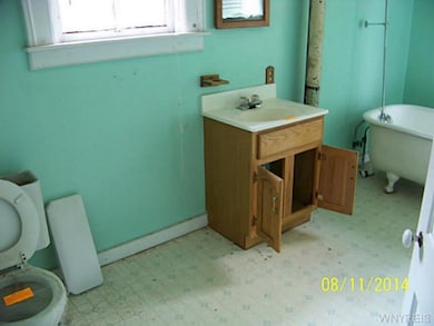 Bathroom 2nd Floor