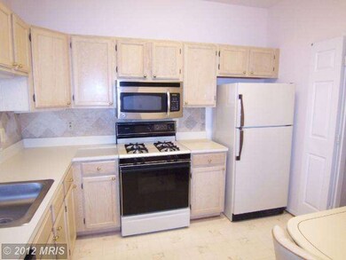 9221 Groffs Mill Dr unit 9221, Owings Mills, MD 21117 - photo 2